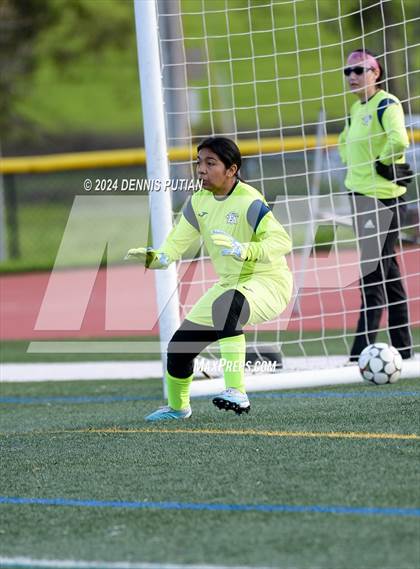 Thumbnail 3 in Everett Alvarez vs. Soledad (CIF CCS D4 Finals) photogallery.