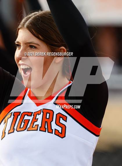 Thumbnail 1 in Montrose vs Erie (CHSAA 4A Semifinal) photogallery.