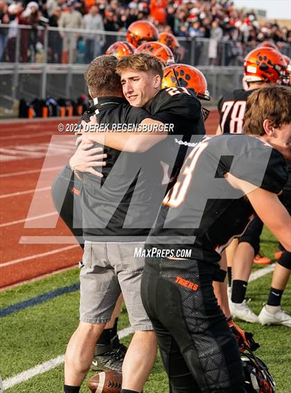 Thumbnail 1 in Montrose vs Erie (CHSAA 4A Semifinal) photogallery.