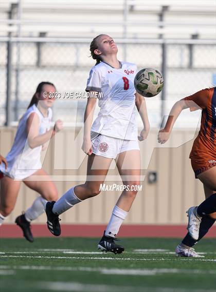 Thumbnail 3 in Lee vs Madison photogallery.