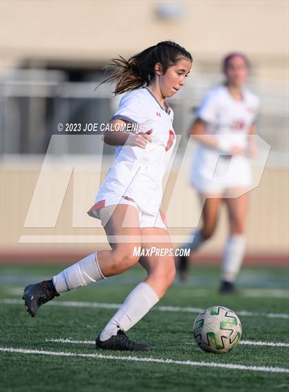 Thumbnail 2 in Lee vs Madison photogallery.