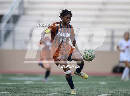 Thumbnail 2 in Lee vs Madison photogallery.