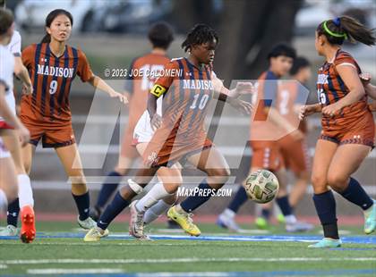 Thumbnail 1 in Lee vs Madison photogallery.