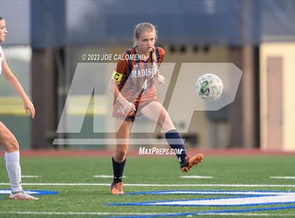Thumbnail 3 in Lee vs Madison photogallery.