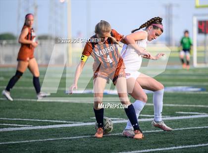 Thumbnail 1 in Lee vs Madison photogallery.