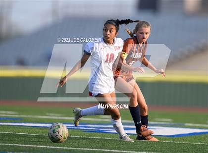 Thumbnail 3 in Lee vs Madison photogallery.