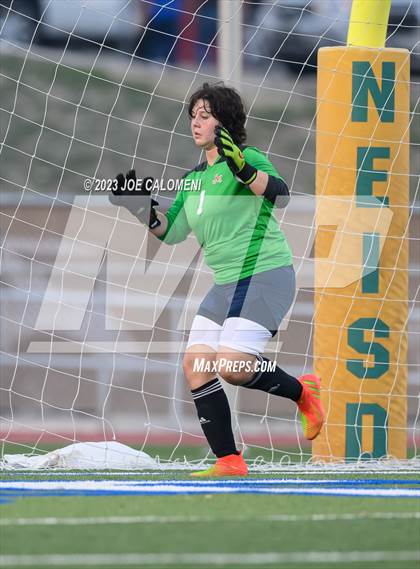 Thumbnail 3 in Lee vs Madison photogallery.