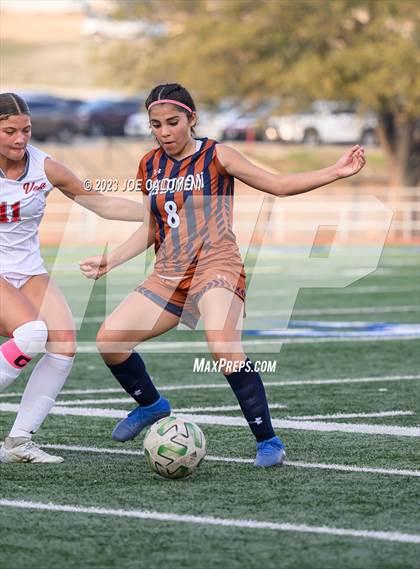 Thumbnail 3 in Lee vs Madison photogallery.
