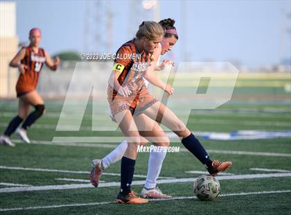 Thumbnail 1 in Lee vs Madison photogallery.