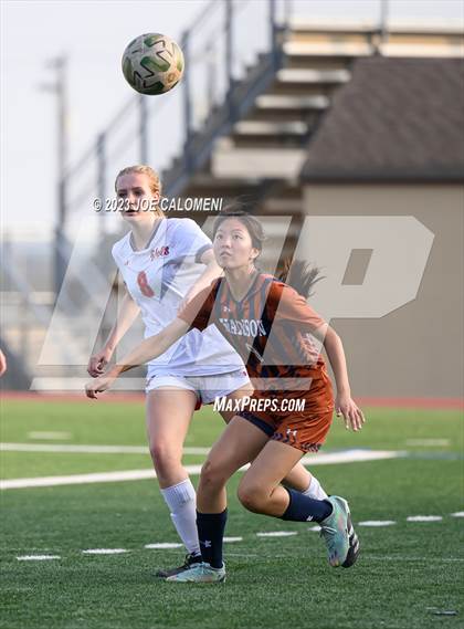 Thumbnail 2 in Lee vs Madison photogallery.