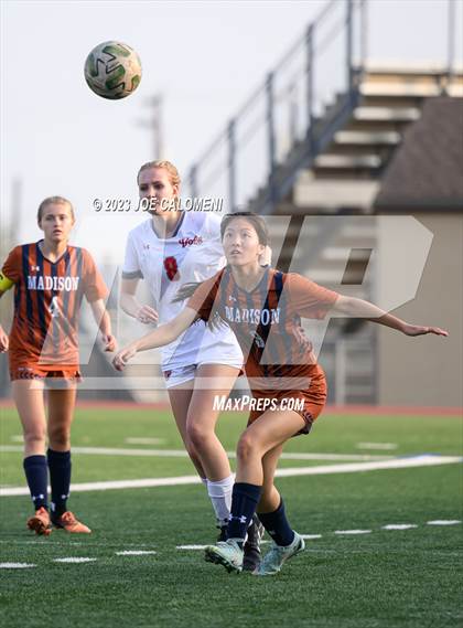 Thumbnail 1 in Lee vs Madison photogallery.