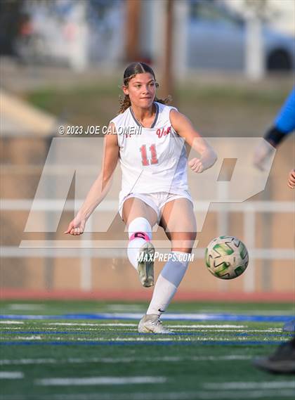 Thumbnail 2 in Lee vs Madison photogallery.