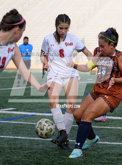 Thumbnail 2 in Lee vs Madison photogallery.