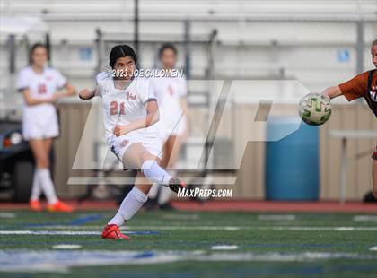 Thumbnail 3 in Lee vs Madison photogallery.
