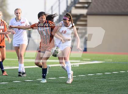 Thumbnail 3 in Lee vs Madison photogallery.