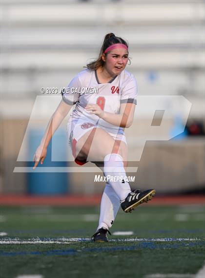 Thumbnail 1 in Lee vs Madison photogallery.