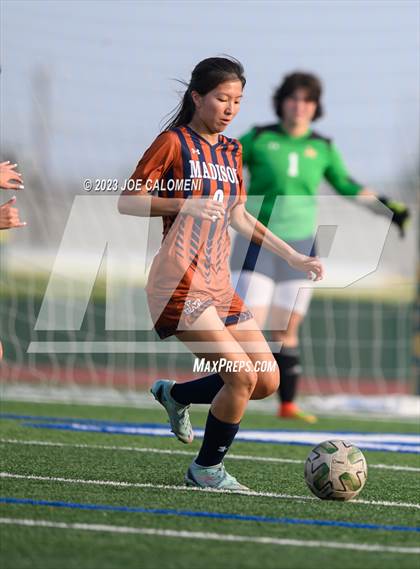 Thumbnail 1 in Lee vs Madison photogallery.