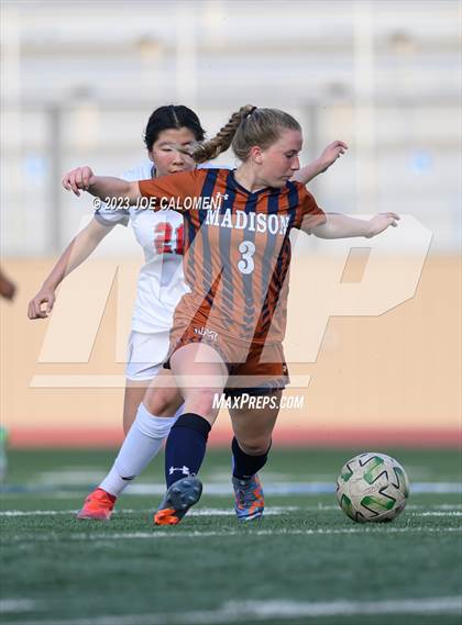 Thumbnail 1 in Lee vs Madison photogallery.
