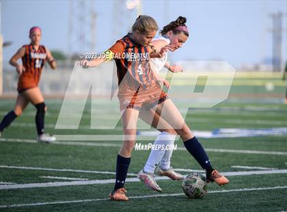 Thumbnail 2 in Lee vs Madison photogallery.
