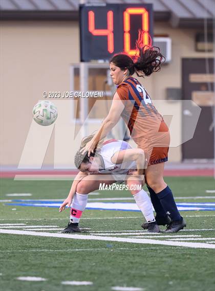 Thumbnail 1 in Lee vs Madison photogallery.
