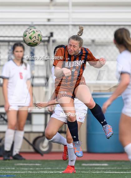 Thumbnail 3 in Lee vs Madison photogallery.