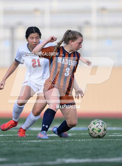 Thumbnail 2 in Lee vs Madison photogallery.