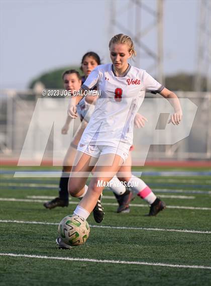 Thumbnail 2 in Lee vs Madison photogallery.