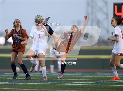 Thumbnail 1 in Lee vs Madison photogallery.