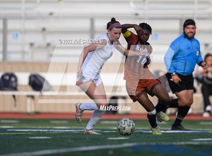 Thumbnail 2 in Lee vs Madison photogallery.