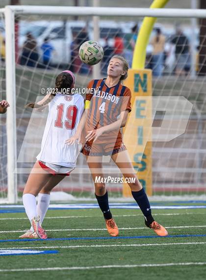 Thumbnail 3 in Lee vs Madison photogallery.