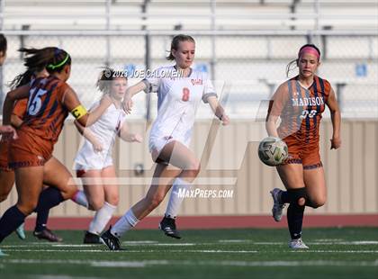 Thumbnail 1 in Lee vs Madison photogallery.