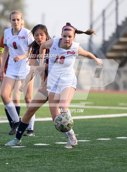 Thumbnail 2 in Lee vs Madison photogallery.