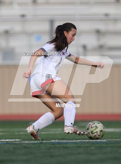 Thumbnail 1 in Lee vs Madison photogallery.