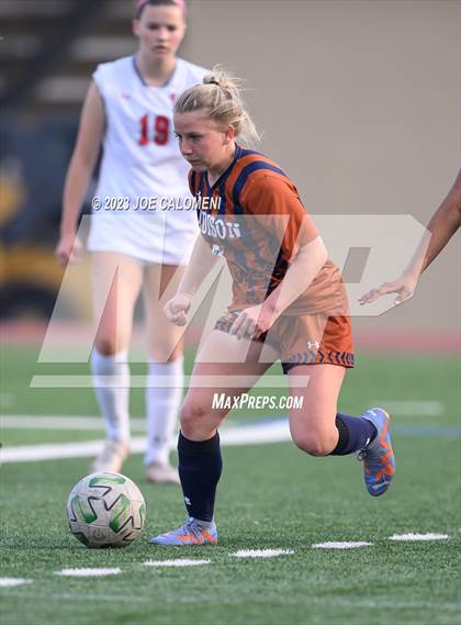 Thumbnail 3 in Lee vs Madison photogallery.