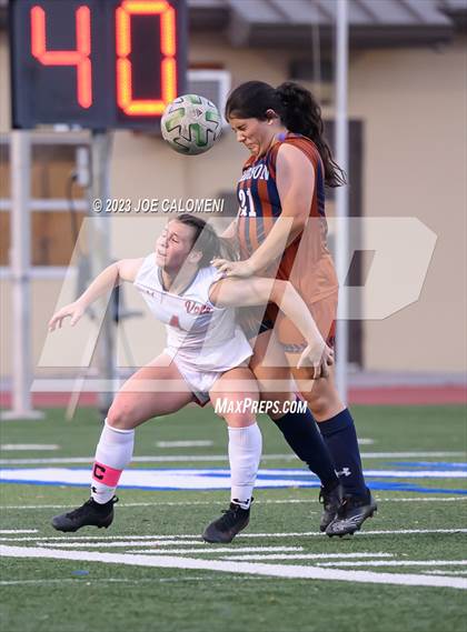 Thumbnail 2 in Lee vs Madison photogallery.
