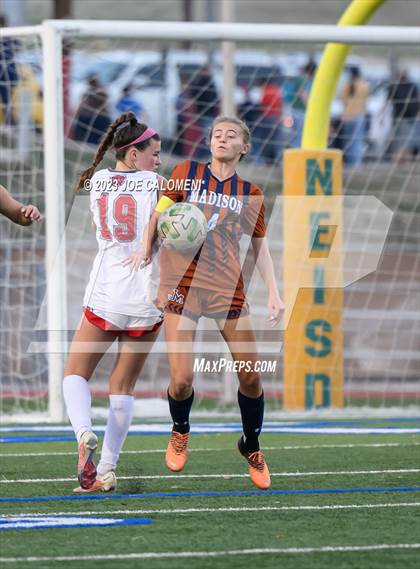 Thumbnail 1 in Lee vs Madison photogallery.