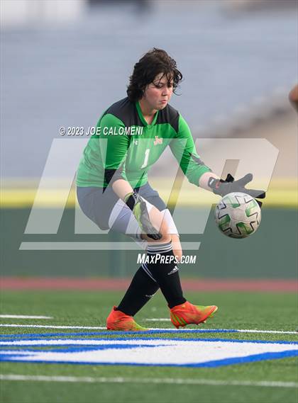 Thumbnail 1 in Lee vs Madison photogallery.