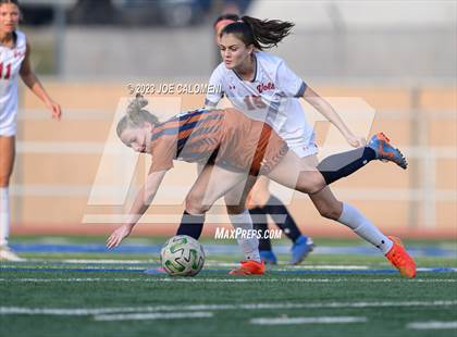 Thumbnail 2 in Lee vs Madison photogallery.
