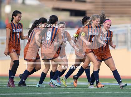 Thumbnail 1 in Lee vs Madison photogallery.