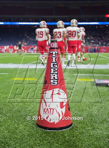 Thumbnail 2 in Katy vs. Manvel (UIL 6A Division II Region III Final) photogallery.