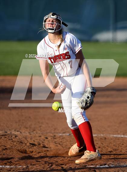 Thumbnail 1 in Whitwell @ Soddy Daisy photogallery.