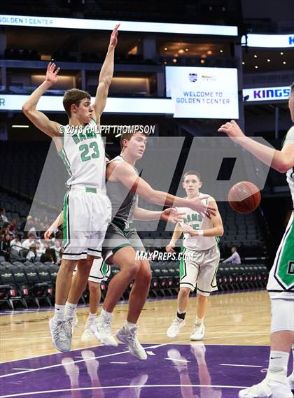 Thumbnail 3 in Dixon vs. Colfax (@ Golden 1 Center) photogallery.
