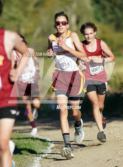 Thumbnail 2 in Longs Peak Invitational photogallery.