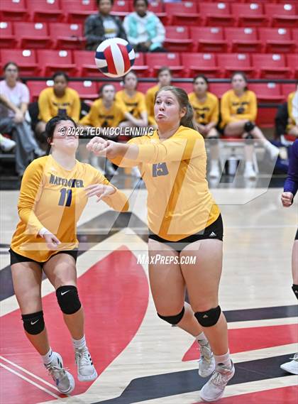 Thumbnail 2 in Hoxie vs. Mayflower (AAA 3A State Playoffs 1st round) photogallery.