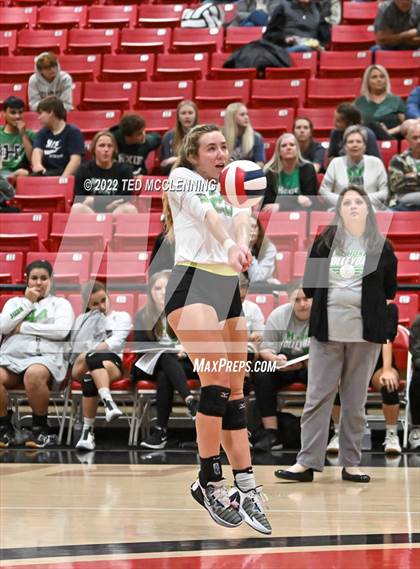 Thumbnail 2 in Hoxie vs. Mayflower (AAA 3A State Playoffs 1st round) photogallery.