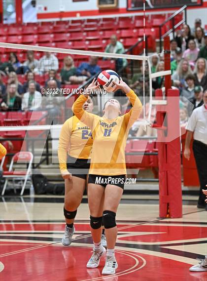Thumbnail 2 in Hoxie vs. Mayflower (AAA 3A State Playoffs 1st round) photogallery.