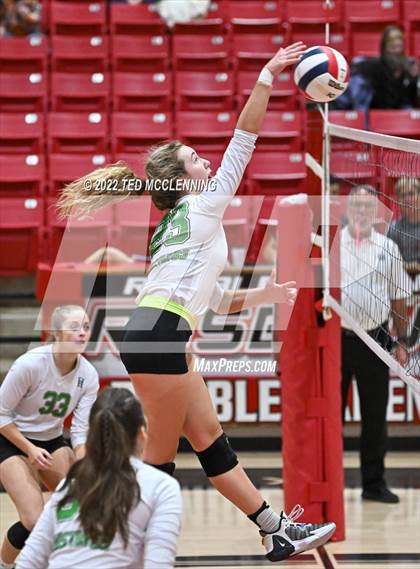 Thumbnail 2 in Hoxie vs. Mayflower (AAA 3A State Playoffs 1st round) photogallery.