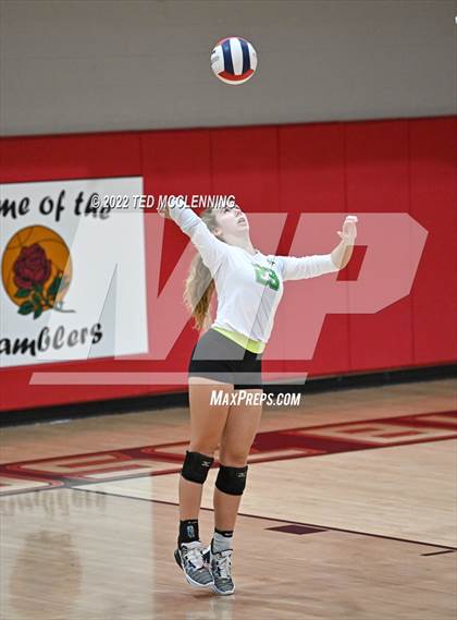 Thumbnail 3 in Hoxie vs. Mayflower (AAA 3A State Playoffs 1st round) photogallery.
