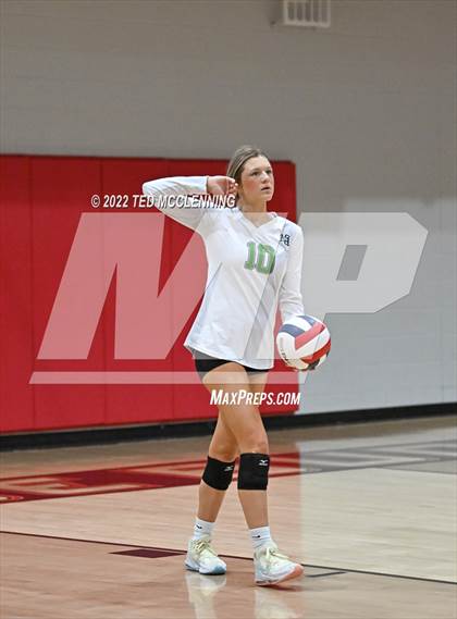 Thumbnail 2 in Hoxie vs. Mayflower (AAA 3A State Playoffs 1st round) photogallery.