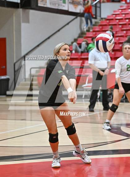 Thumbnail 1 in Hoxie vs. Mayflower (AAA 3A State Playoffs 1st round) photogallery.
